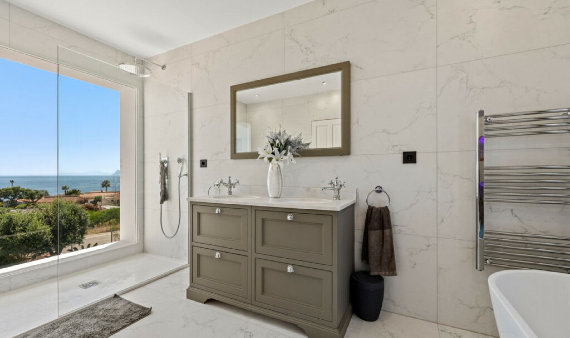 Resale - House -
Sotogrande