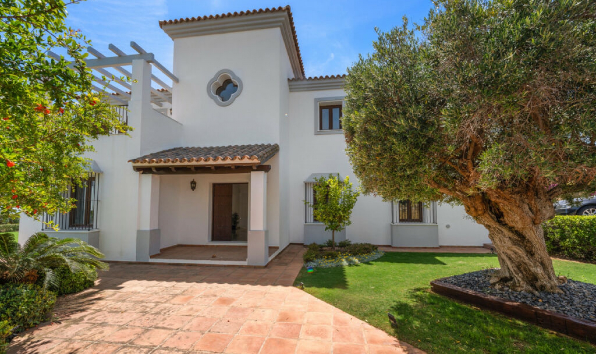 Resale - House -
Sotogrande