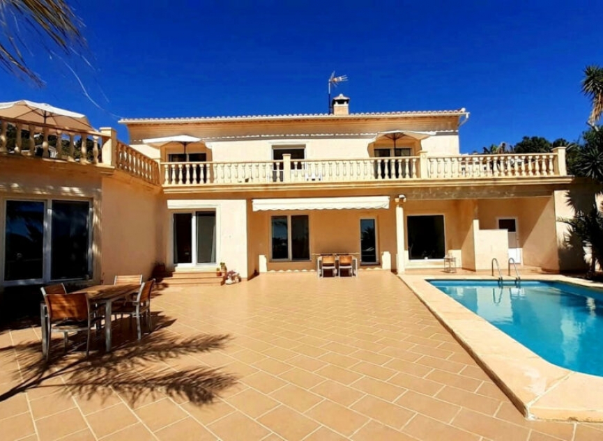 Resale - House -
Teulada