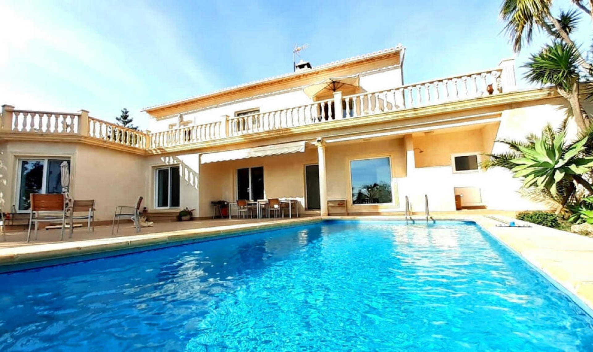 Resale - House -
Teulada