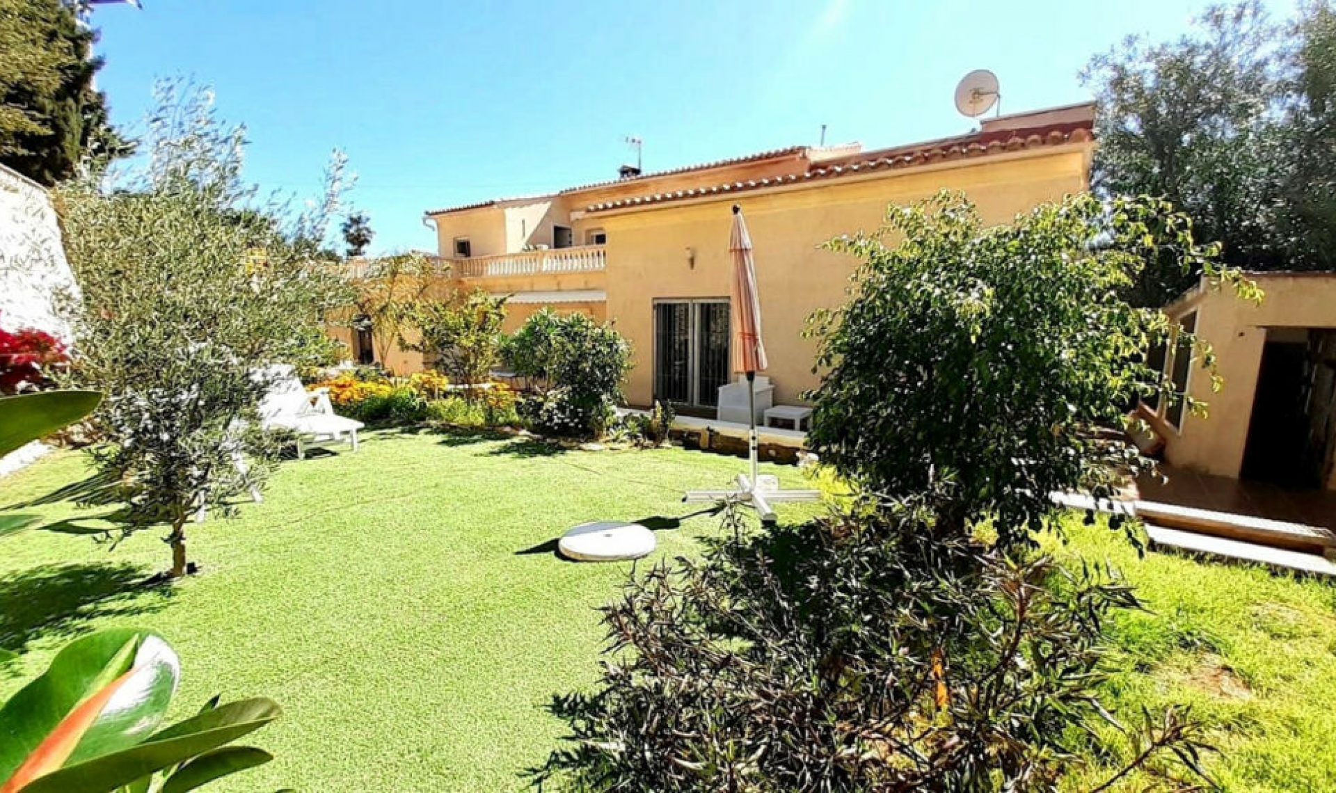 Resale - House -
Teulada