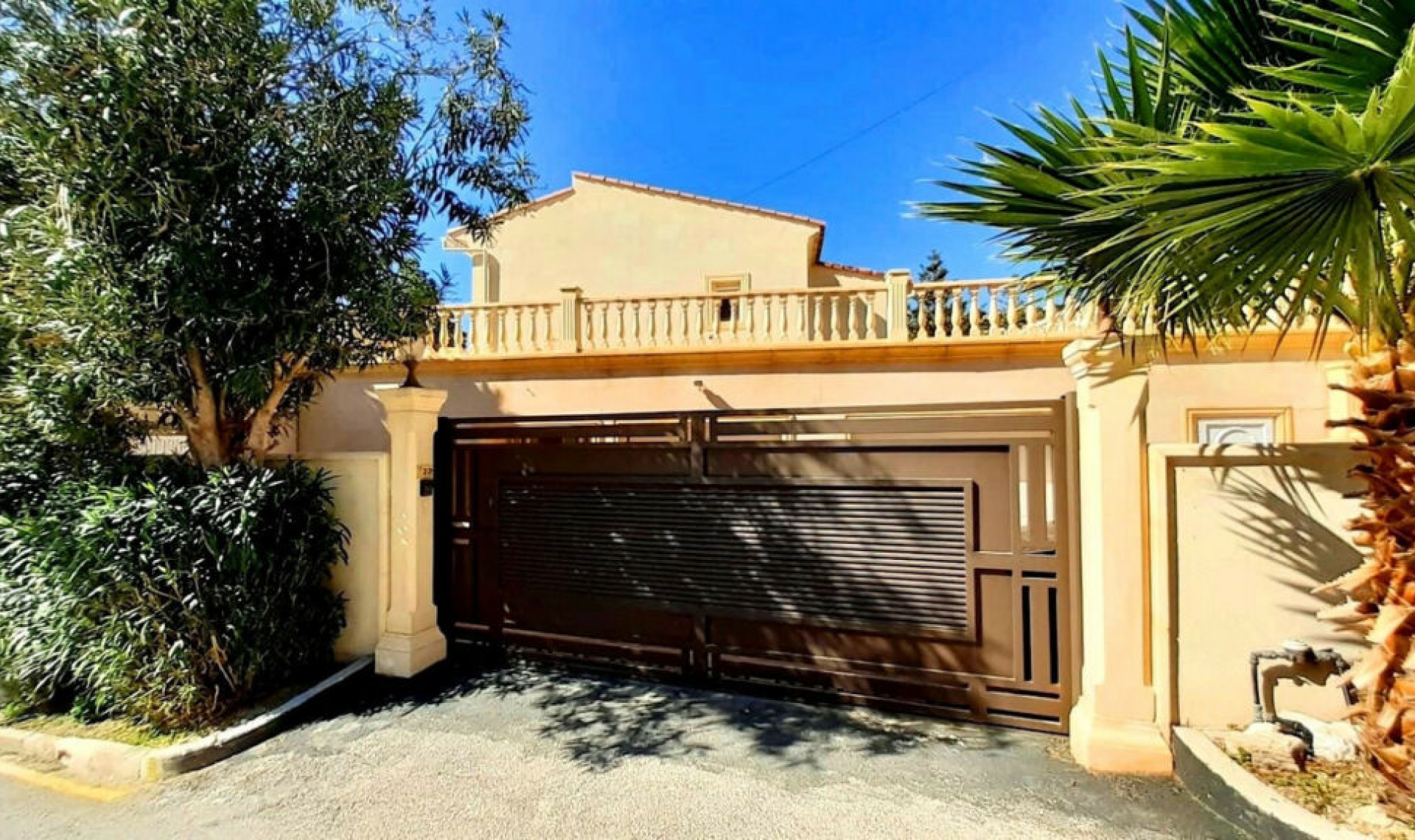 Resale - House -
Teulada