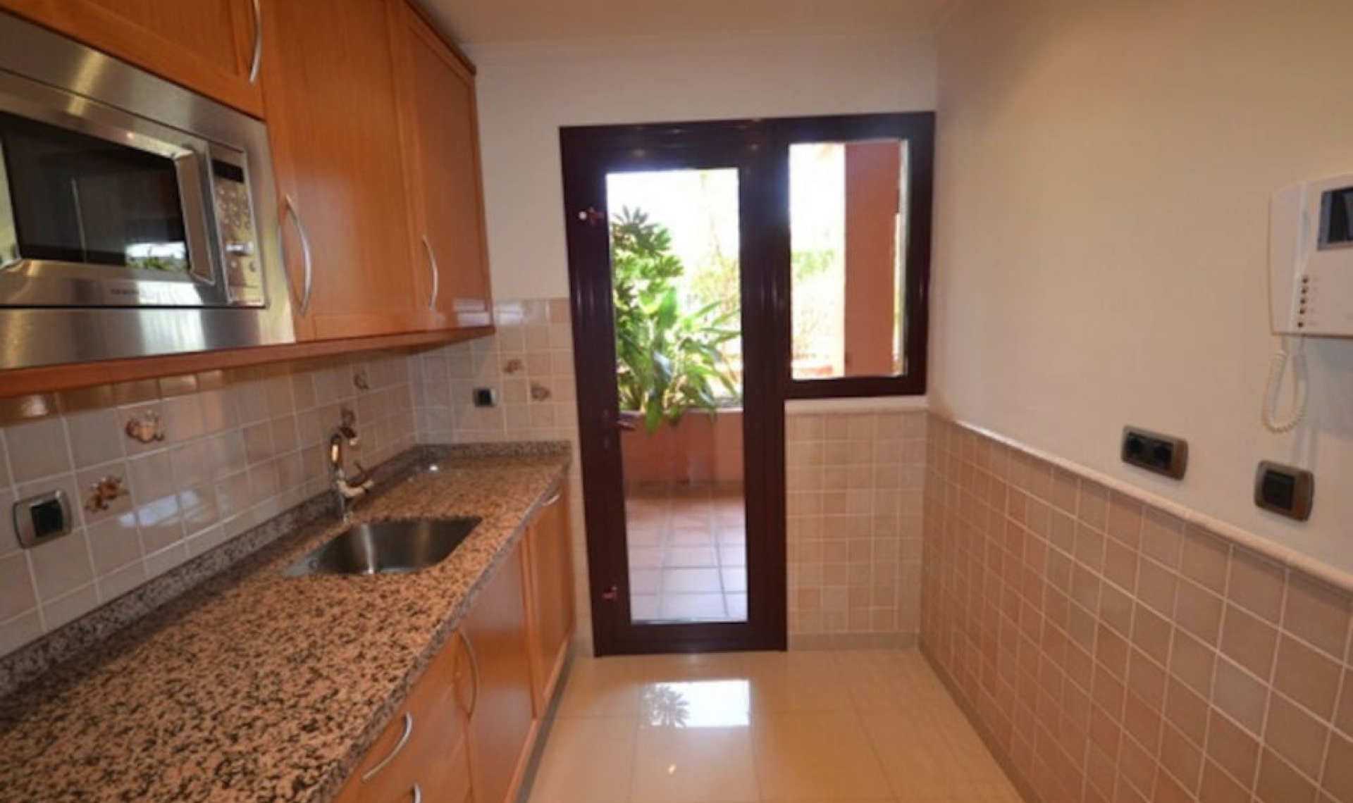 Resale - House -
The Golden Mile