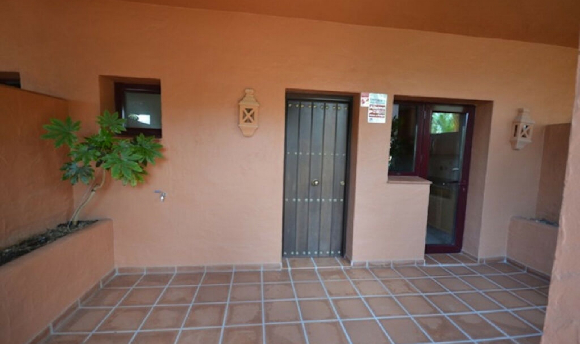 Resale - House -
The Golden Mile
