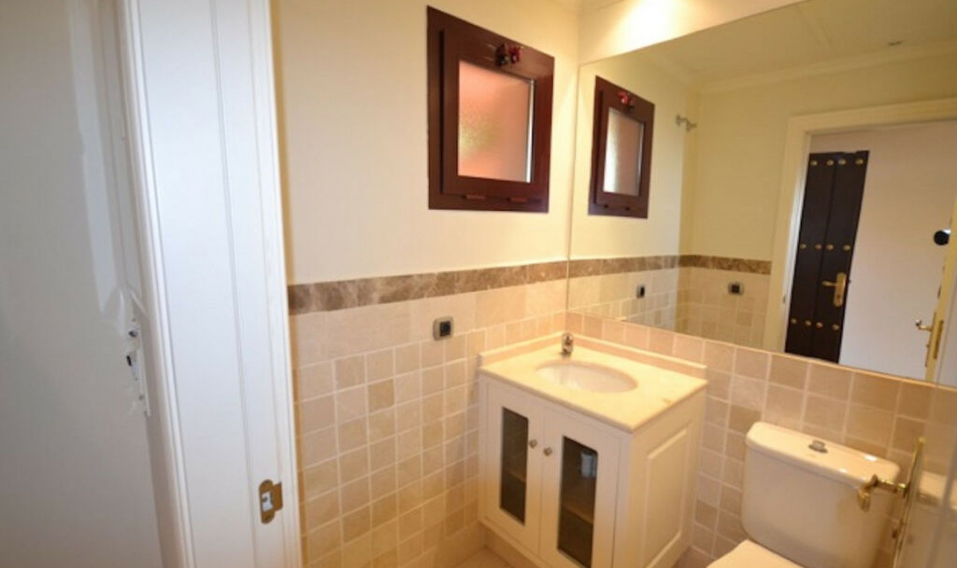 Resale - House -
The Golden Mile