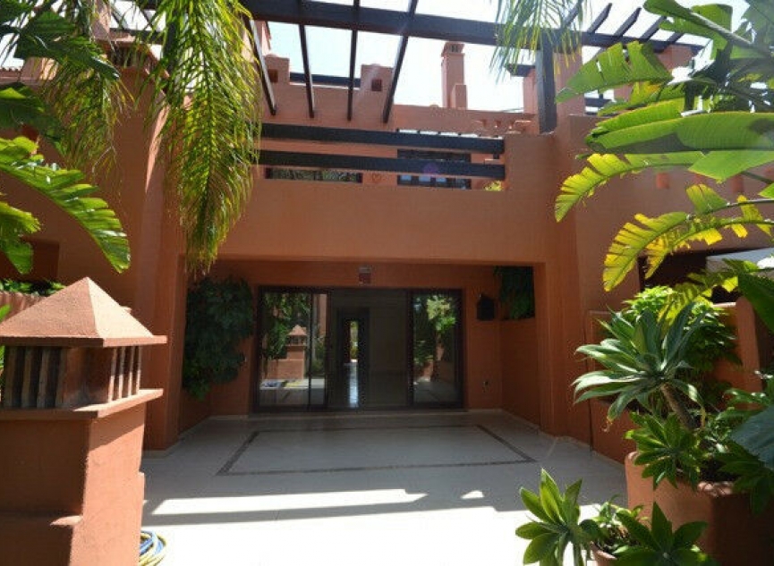 Resale - House -
The Golden Mile