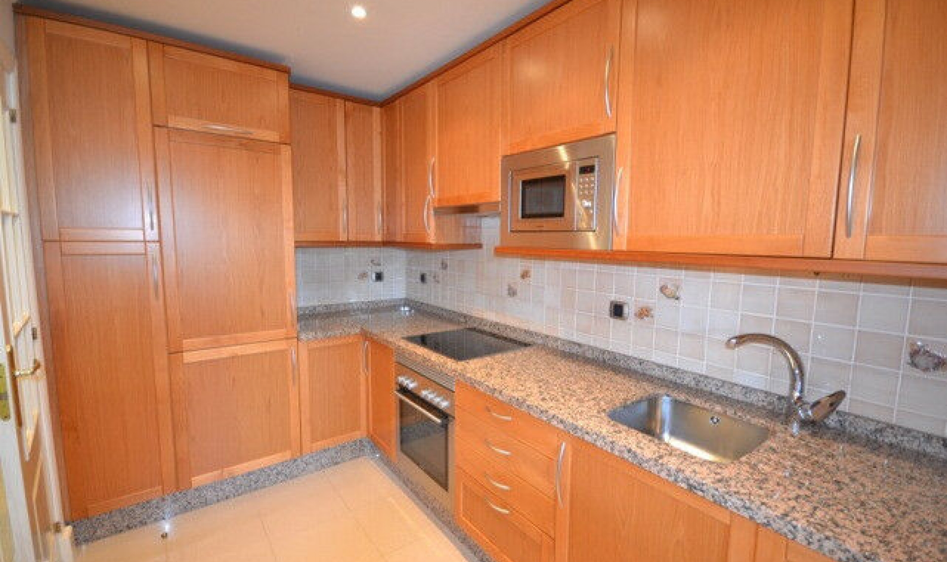 Resale - House -
The Golden Mile