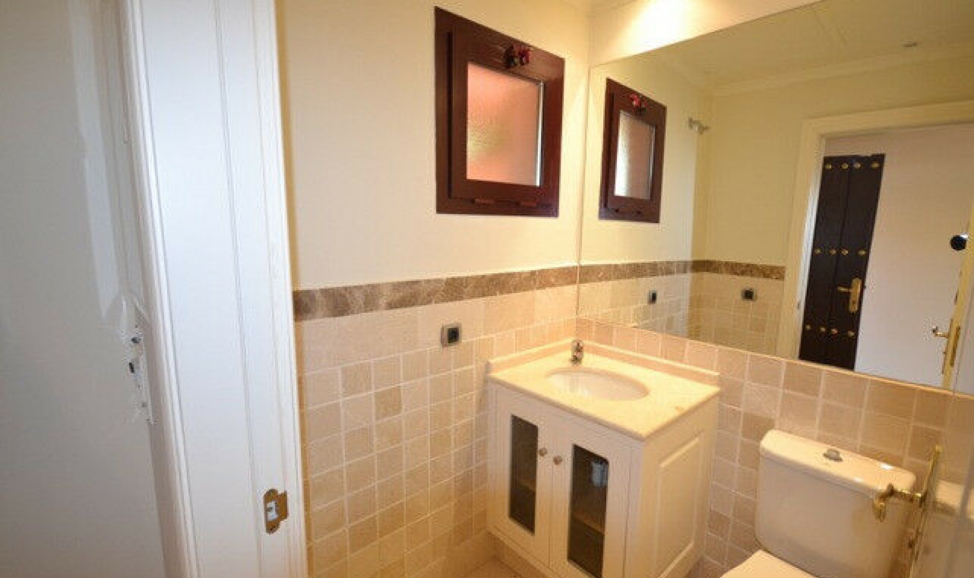 Resale - House -
The Golden Mile