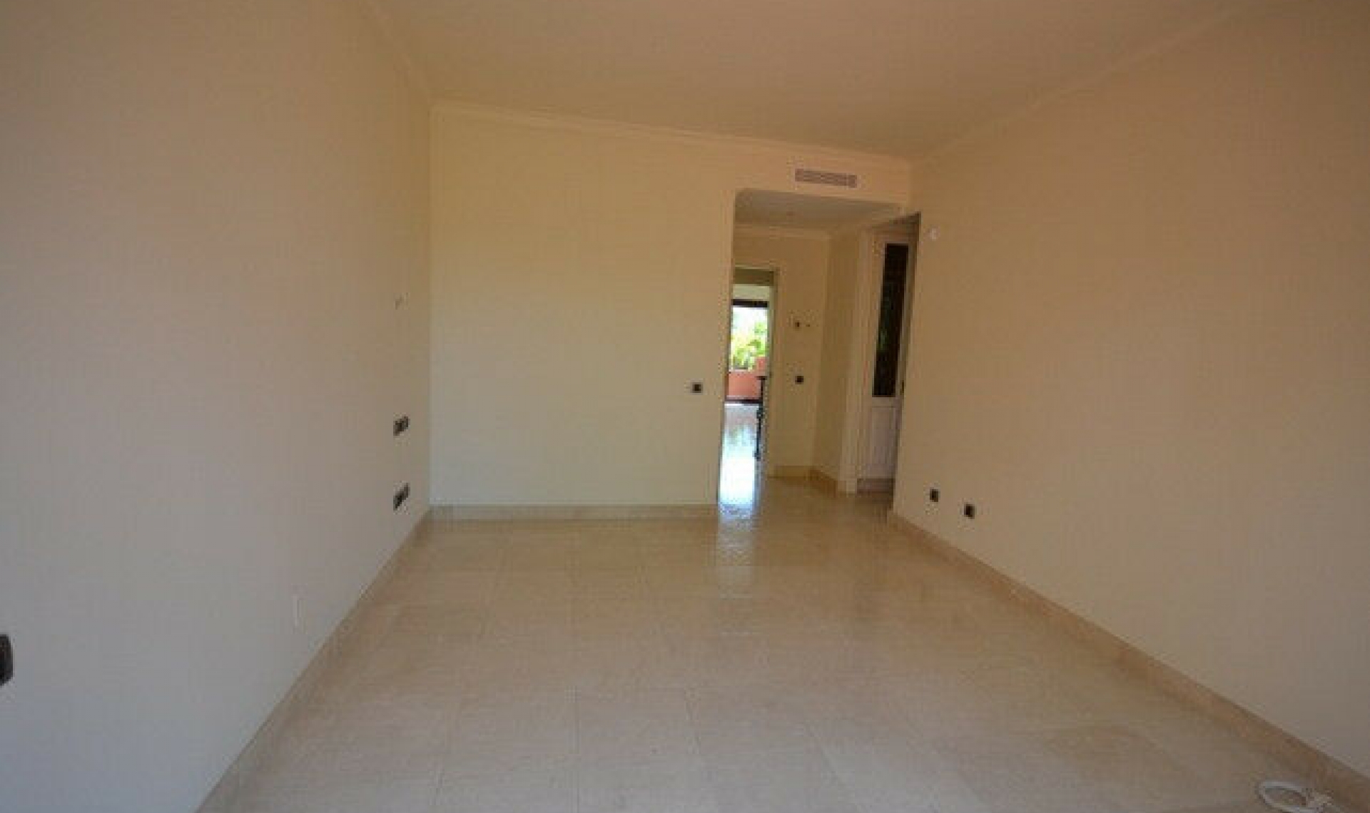 Resale - House -
The Golden Mile