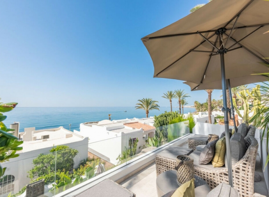 Resale - House -
The Golden Mile