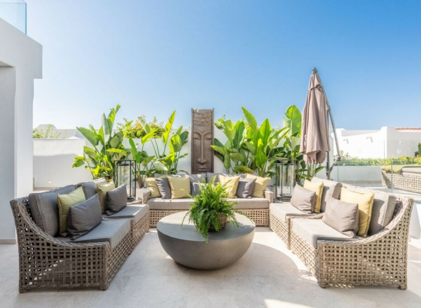 Resale - House -
The Golden Mile