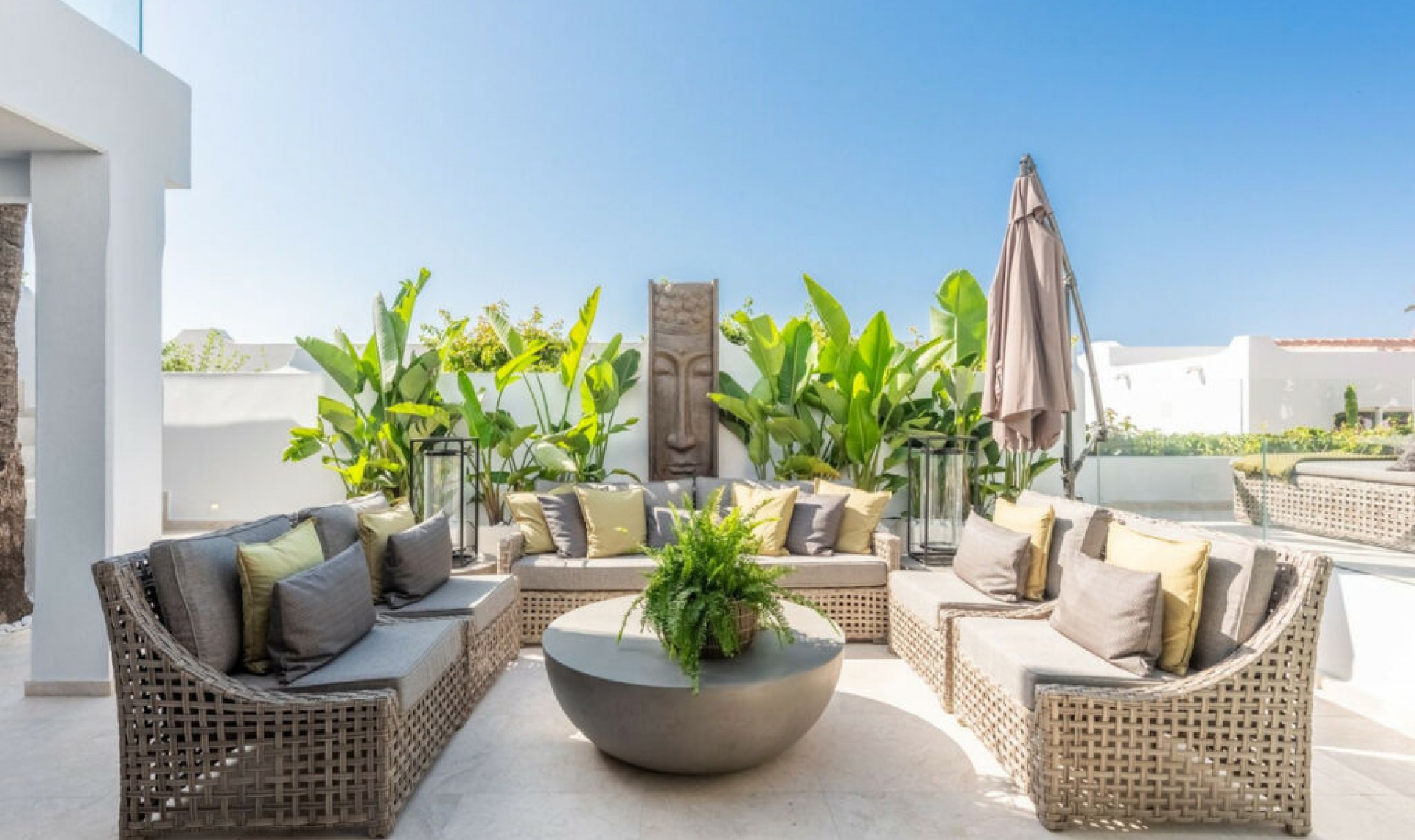 Resale - House -
The Golden Mile