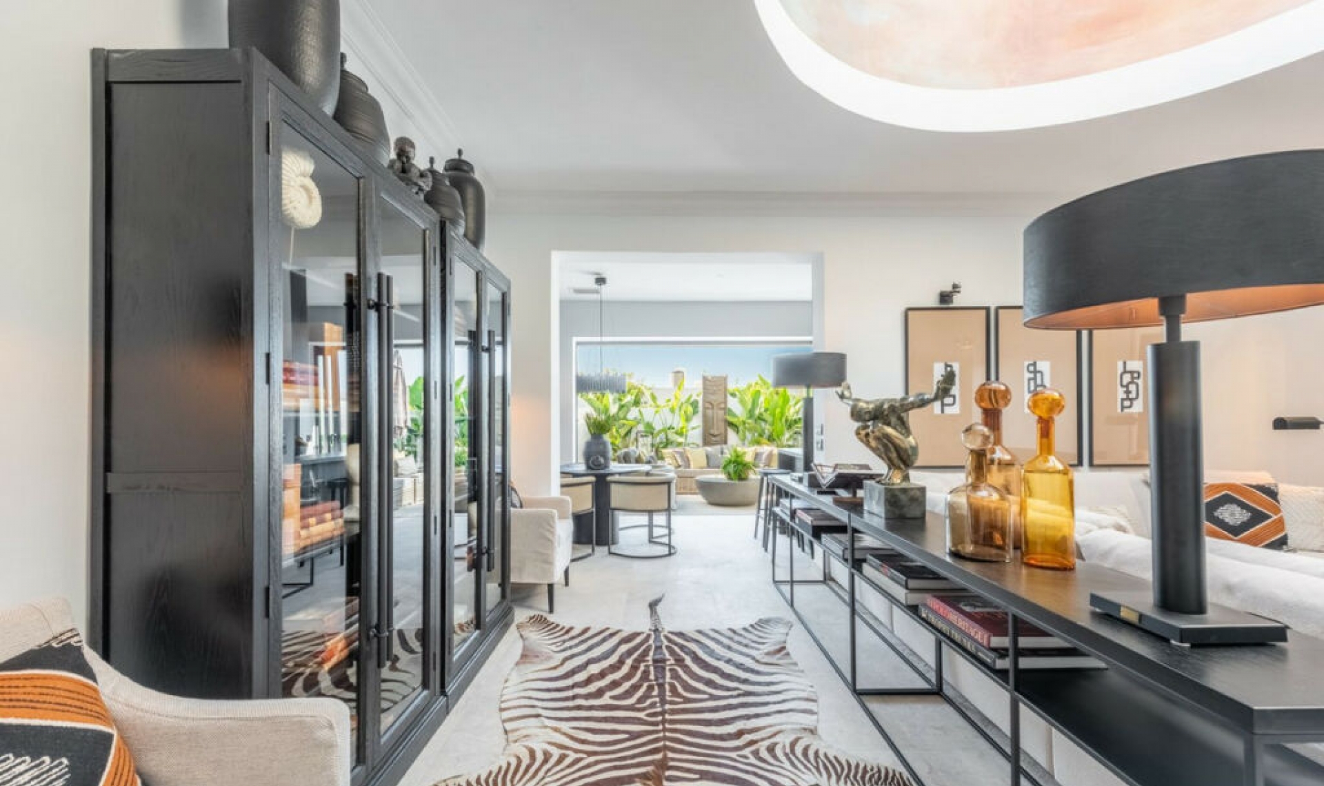 Resale - House -
The Golden Mile