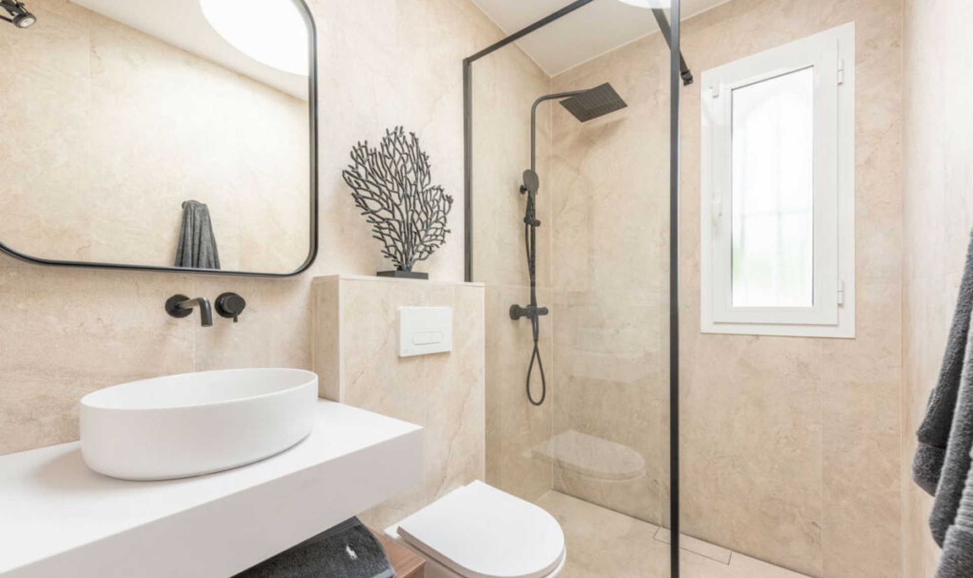 Resale - House -
The Golden Mile