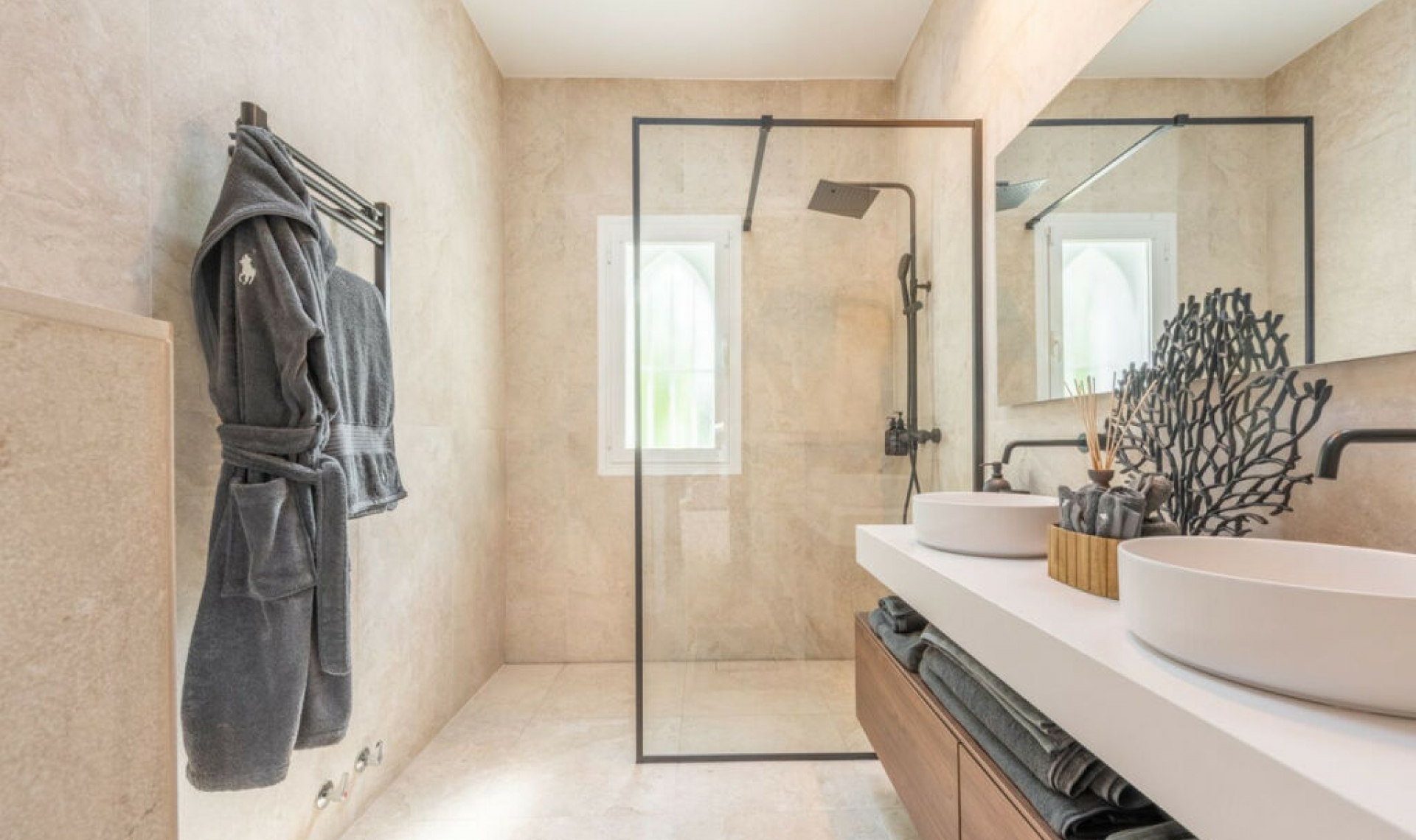 Resale - House -
The Golden Mile