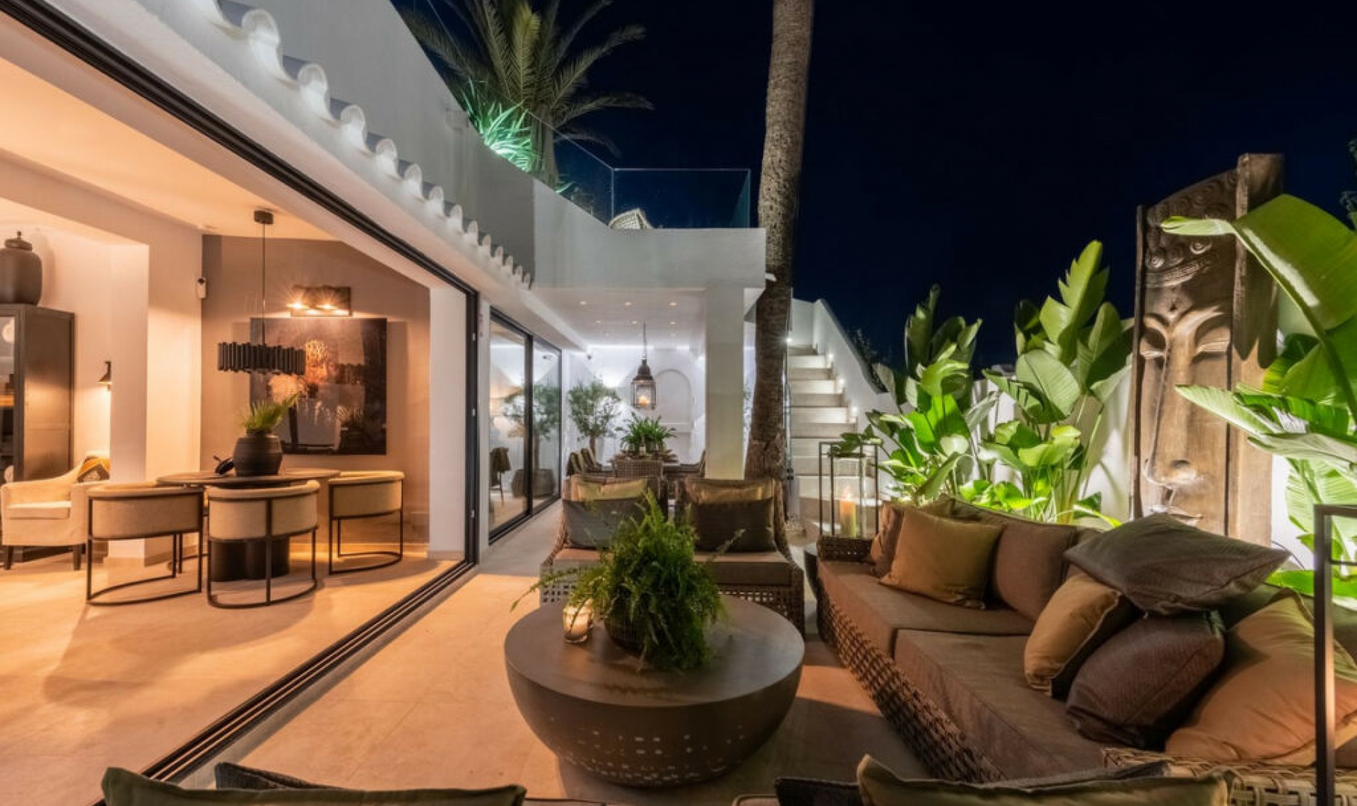 Resale - House -
The Golden Mile