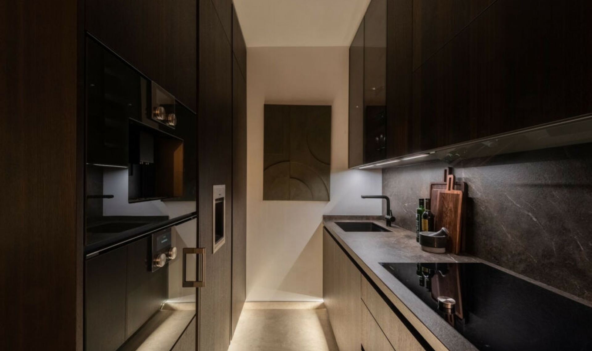 Resale - House -
The Golden Mile