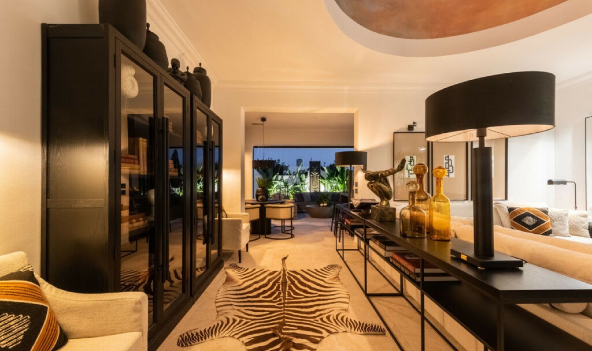 Resale - House -
The Golden Mile