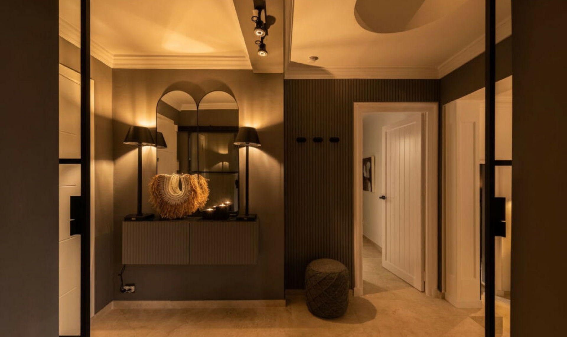 Resale - House -
The Golden Mile