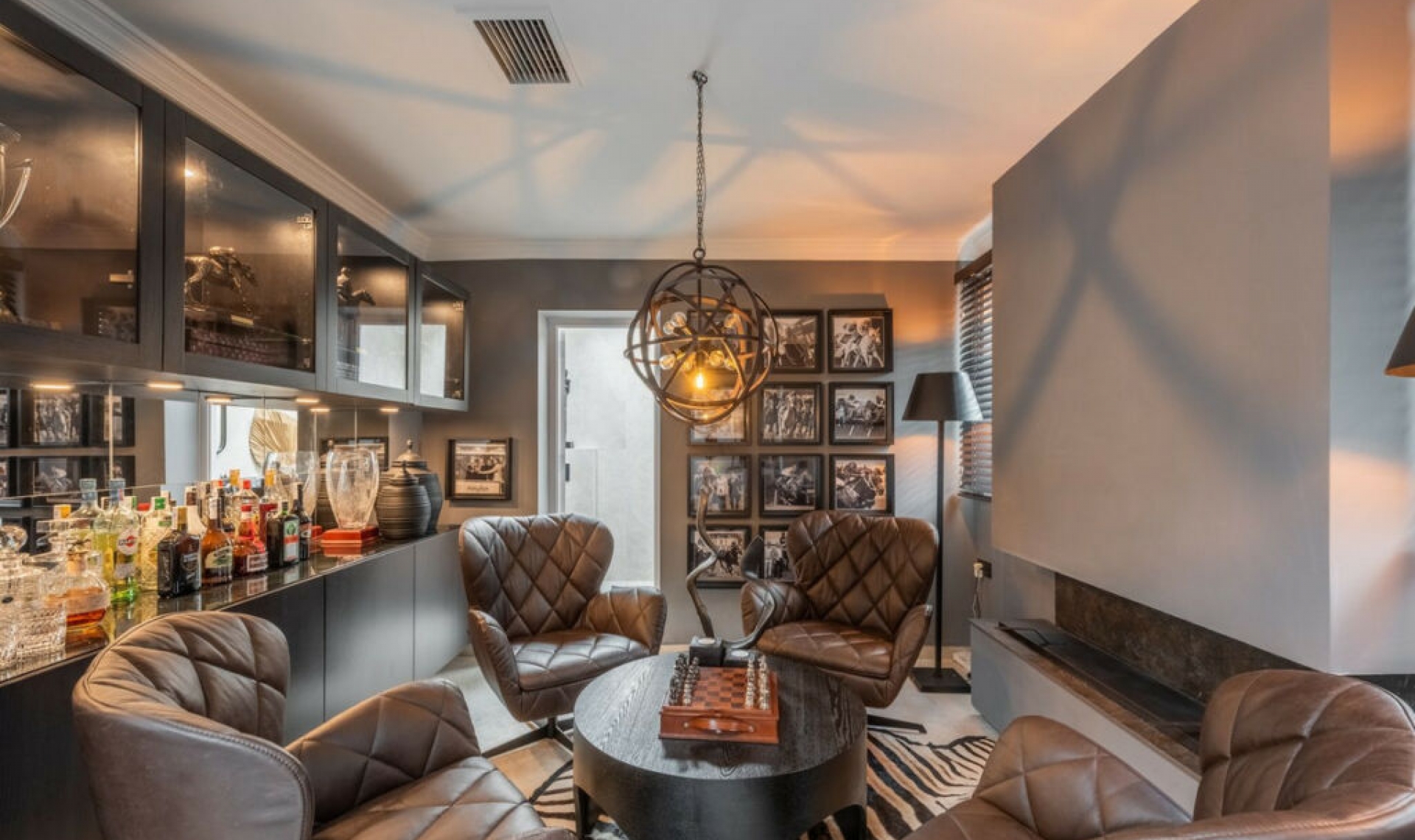 Resale - House -
The Golden Mile