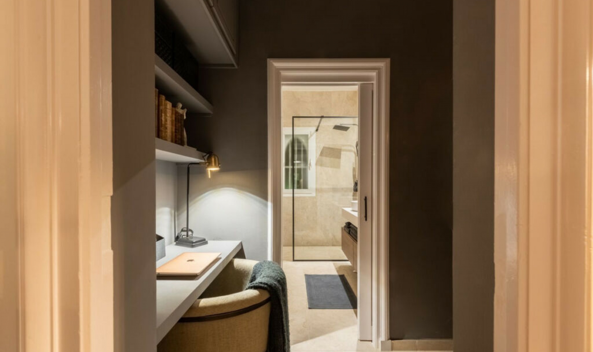 Resale - House -
The Golden Mile