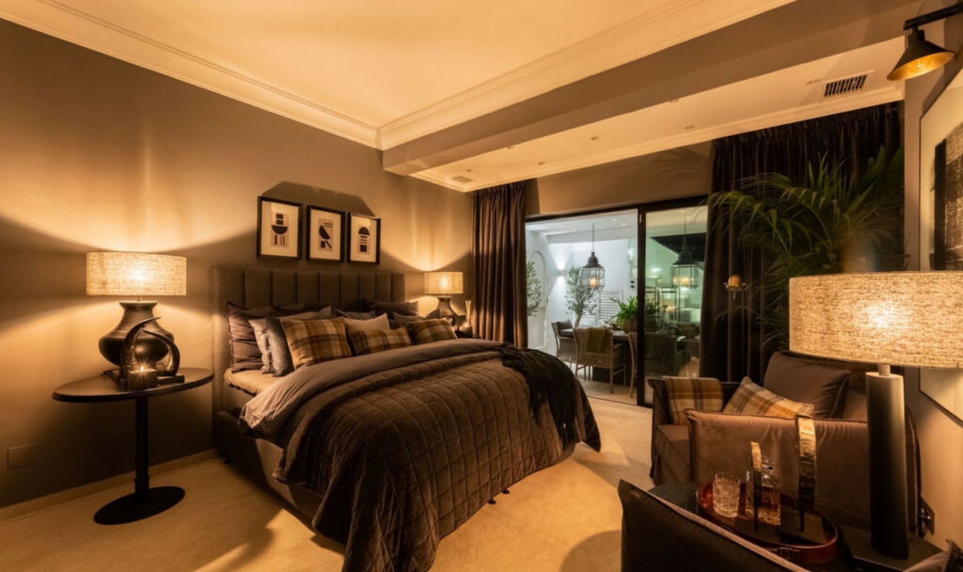 Resale - House -
The Golden Mile