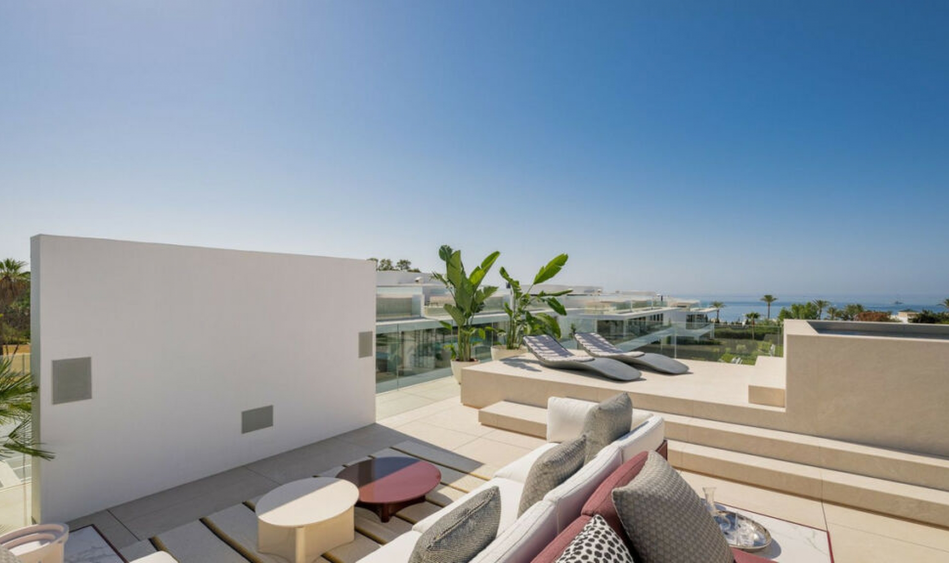 Resale - House -
The Golden Mile