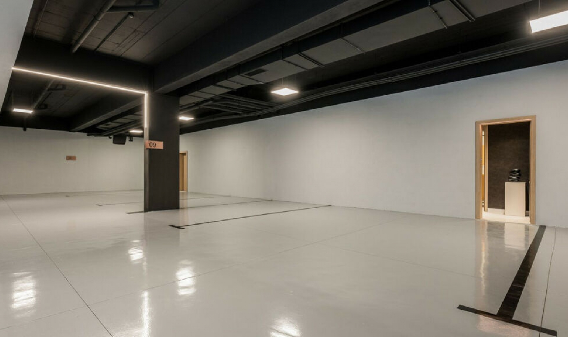 Resale - House -
The Golden Mile