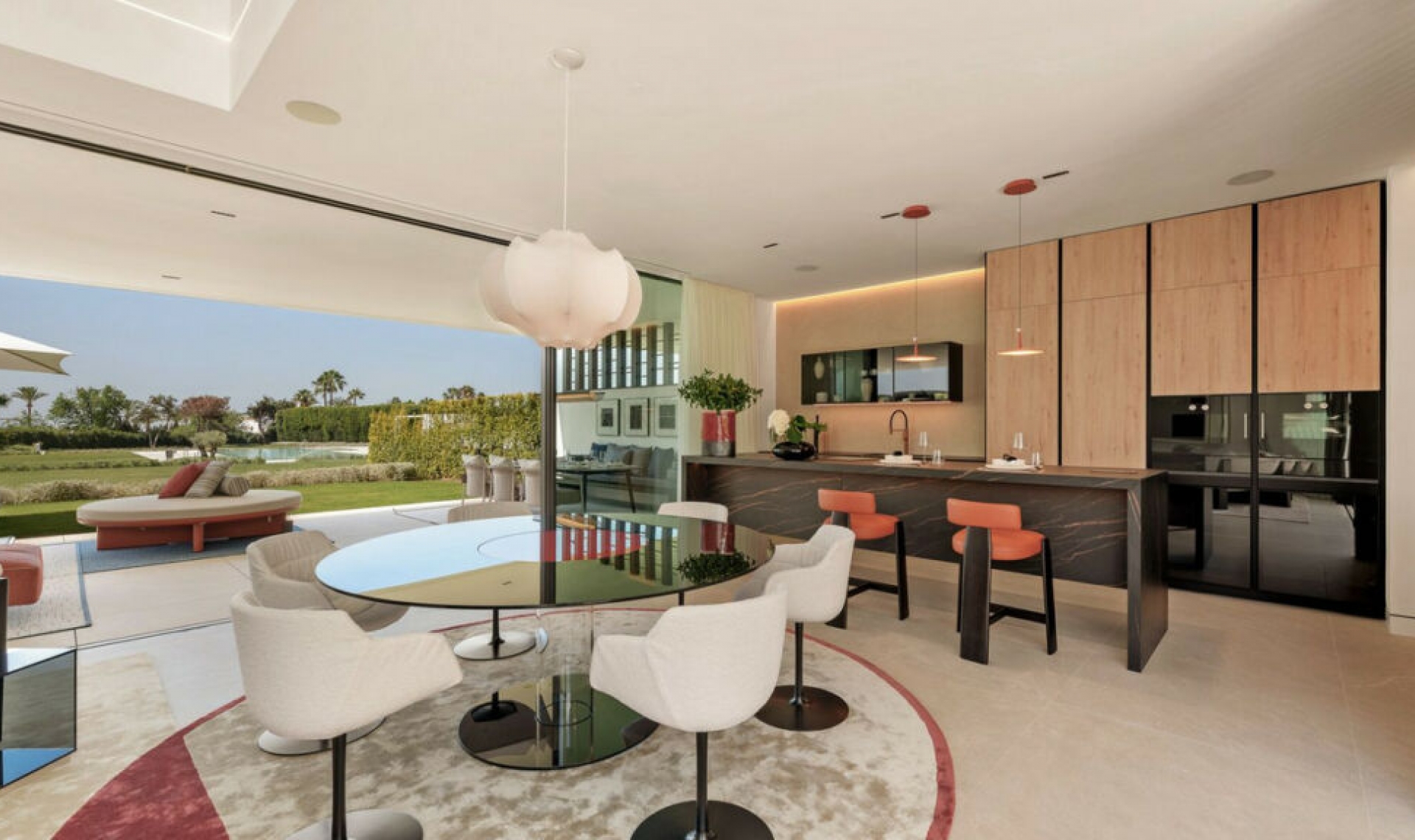 Resale - House -
The Golden Mile