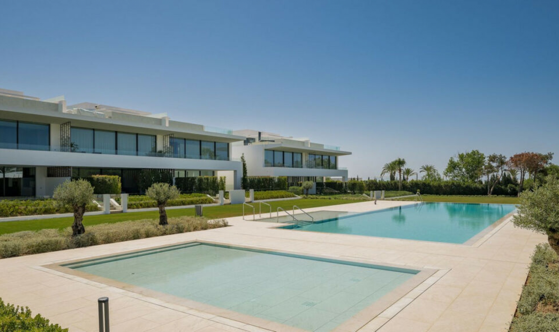 Resale - House -
The Golden Mile