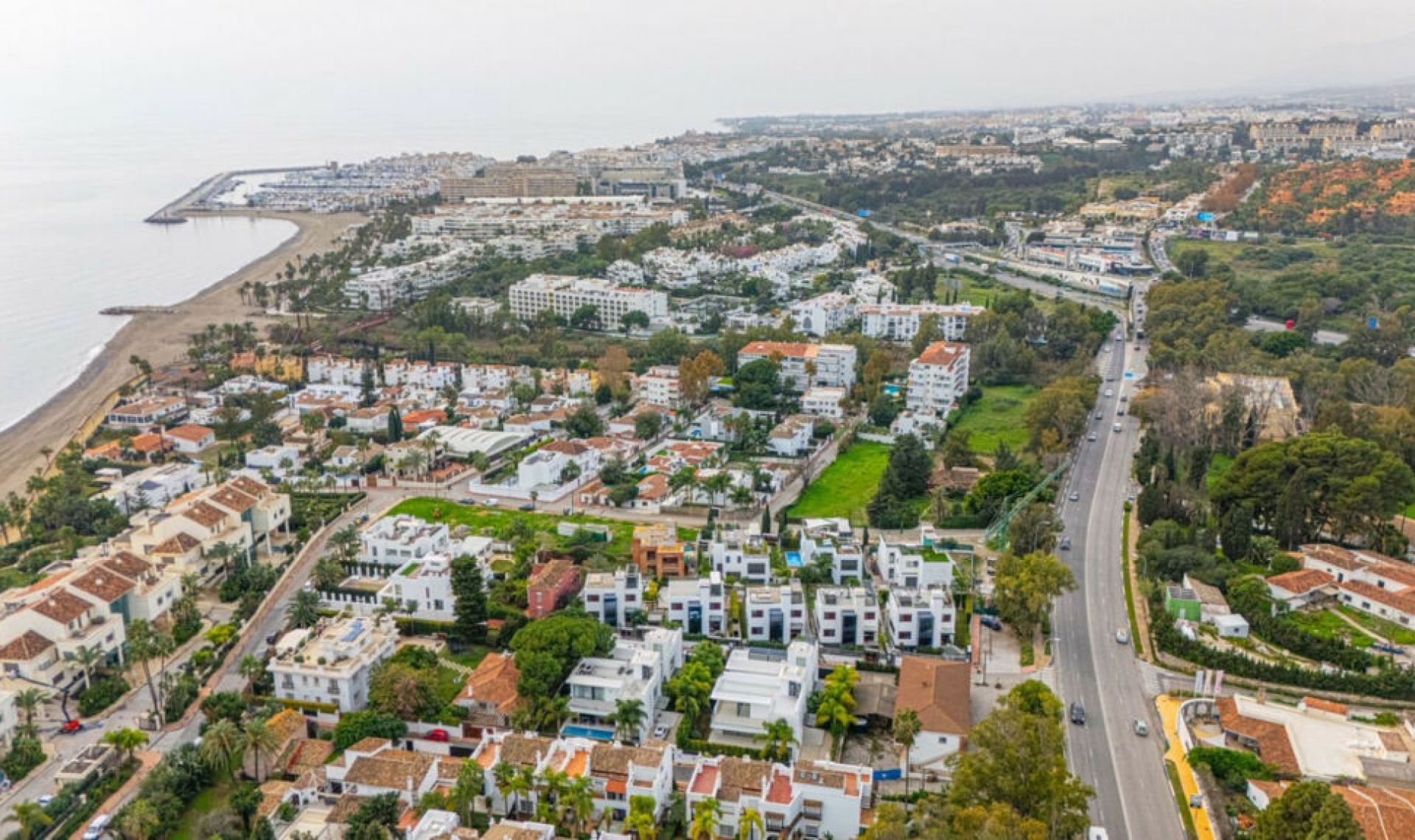 Resale - House -
The Golden Mile