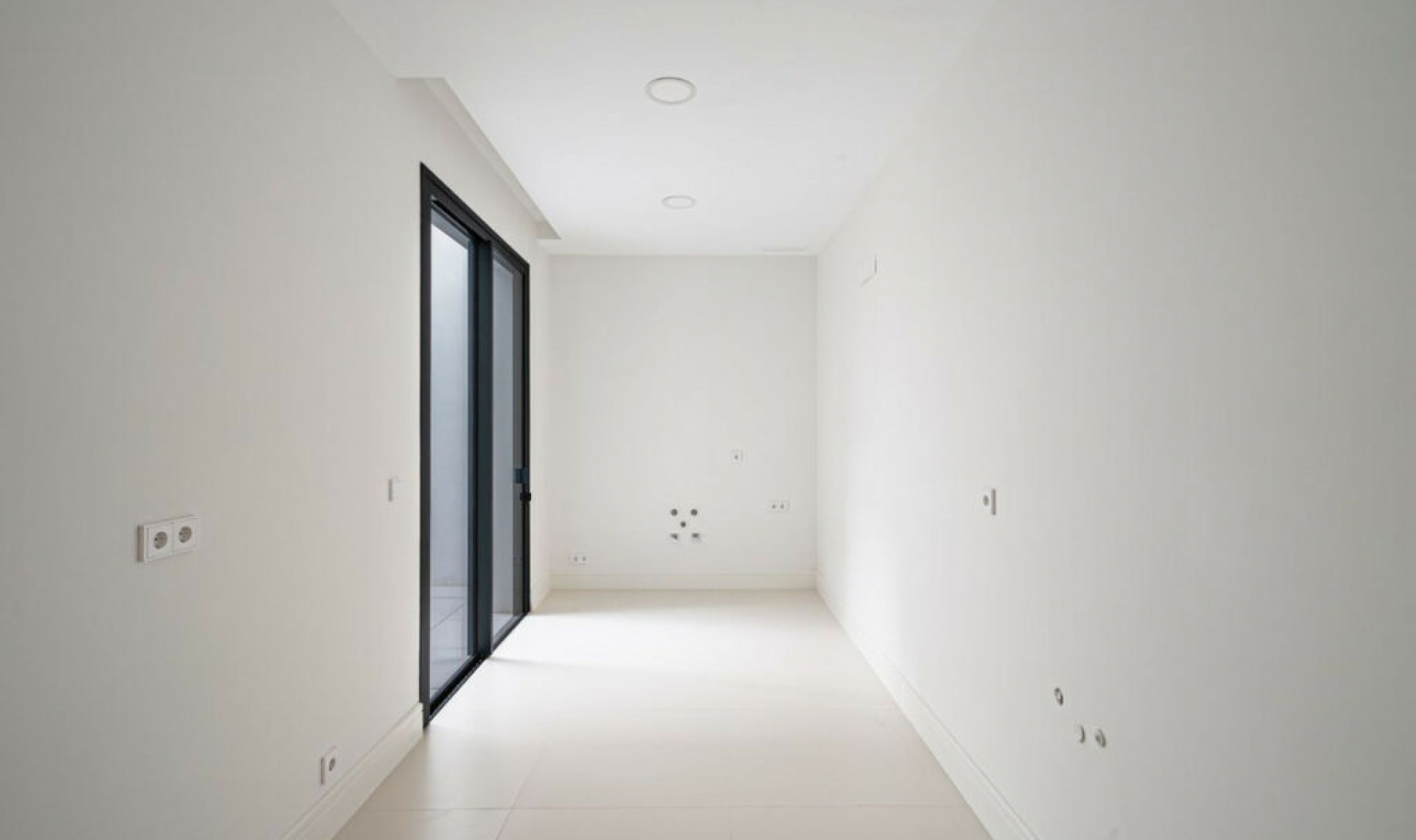 Resale - House -
The Golden Mile