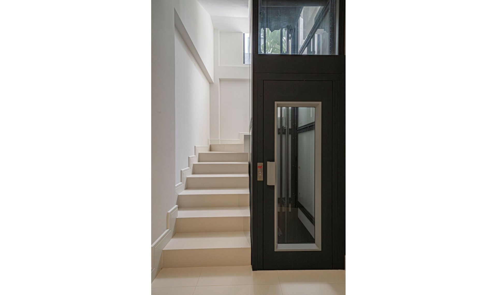 Resale - House -
The Golden Mile