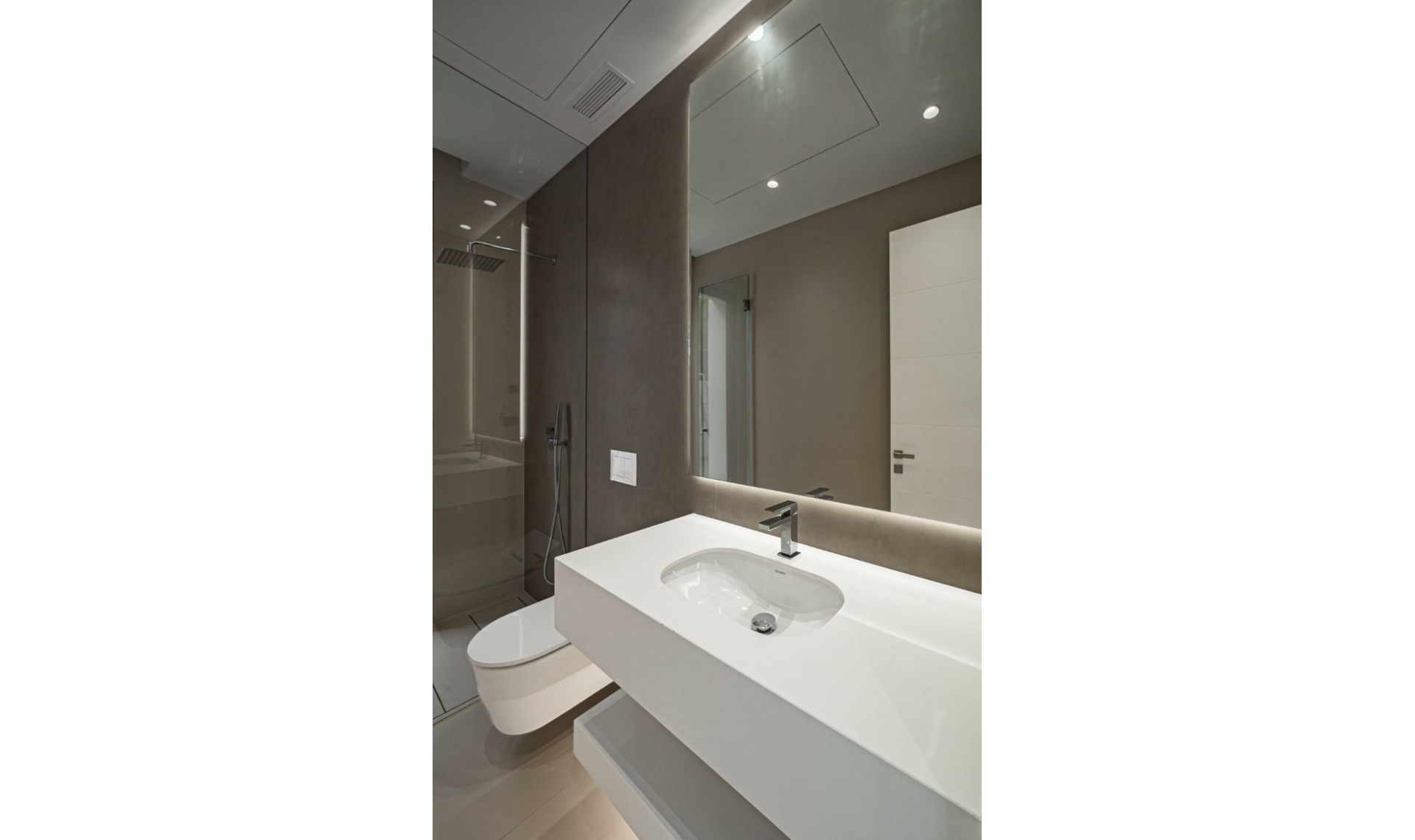 Resale - House -
The Golden Mile