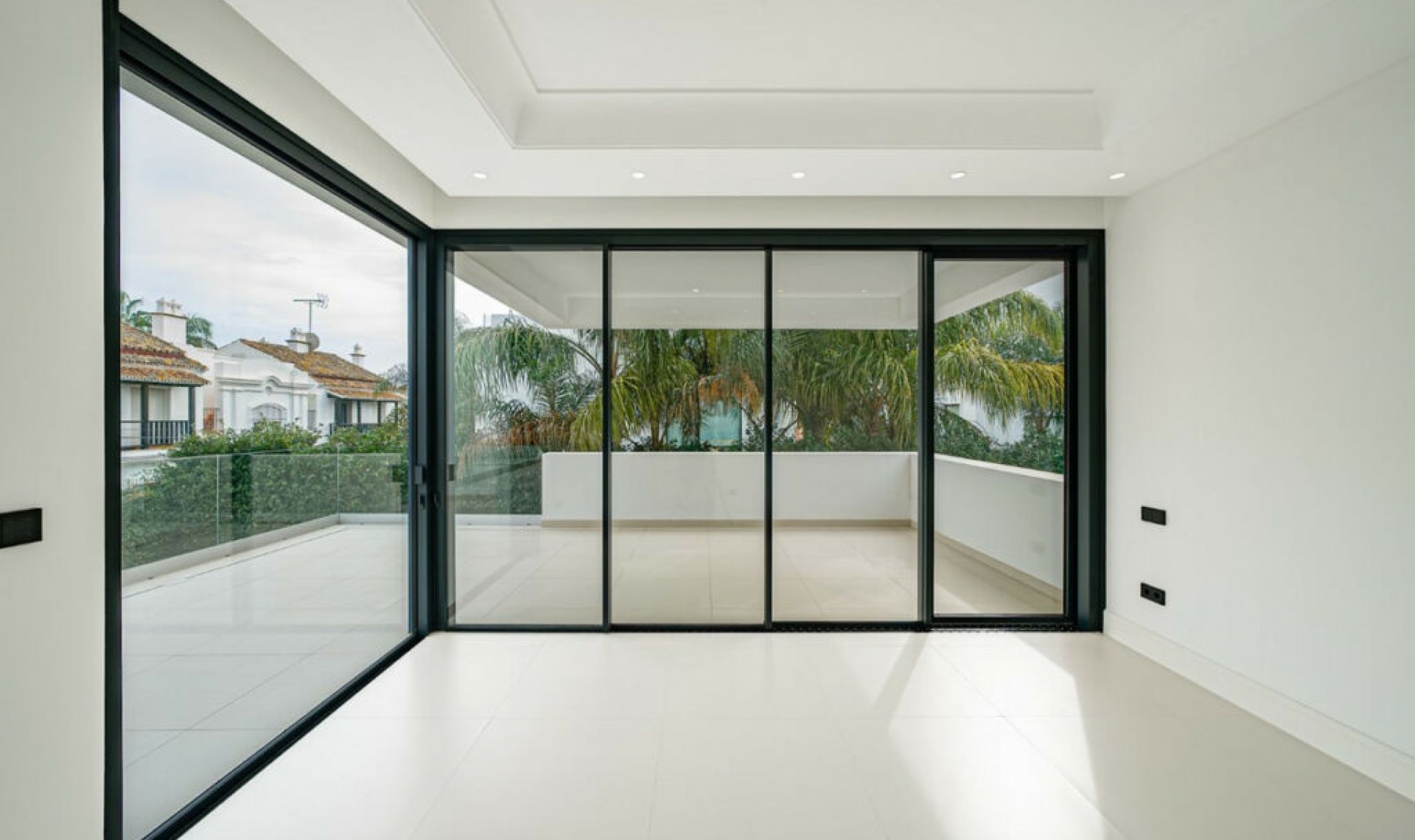 Resale - House -
The Golden Mile