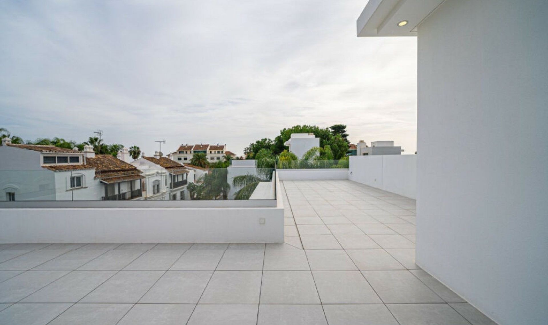 Resale - House -
The Golden Mile