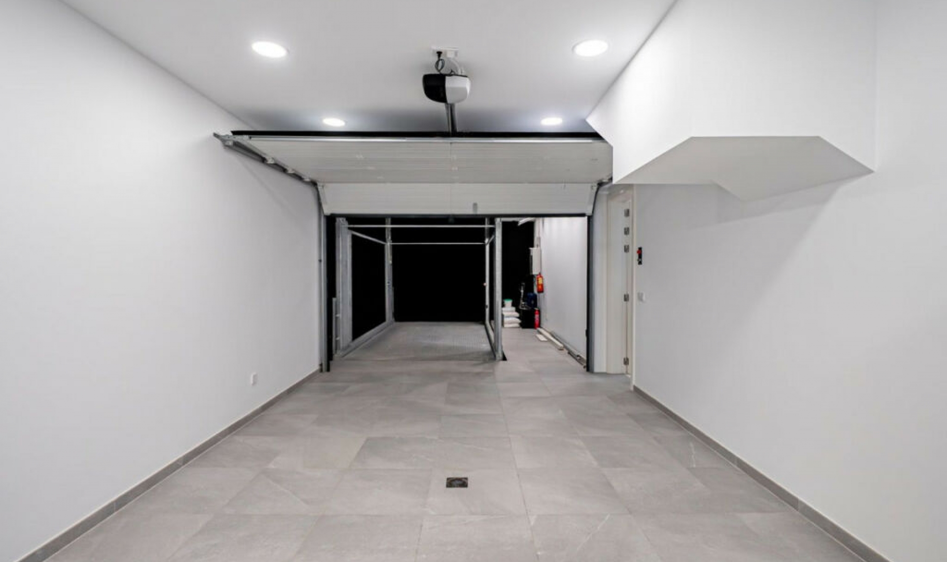 Resale - House -
The Golden Mile