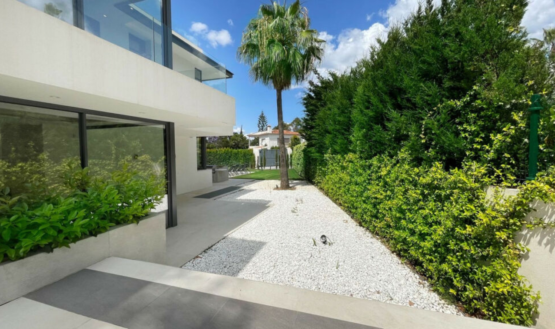 Resale - House -
The Golden Mile