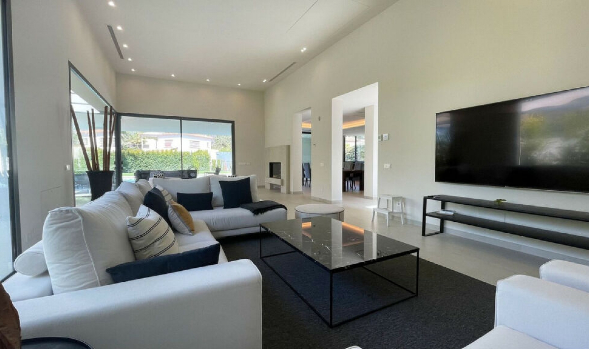 Resale - House -
The Golden Mile