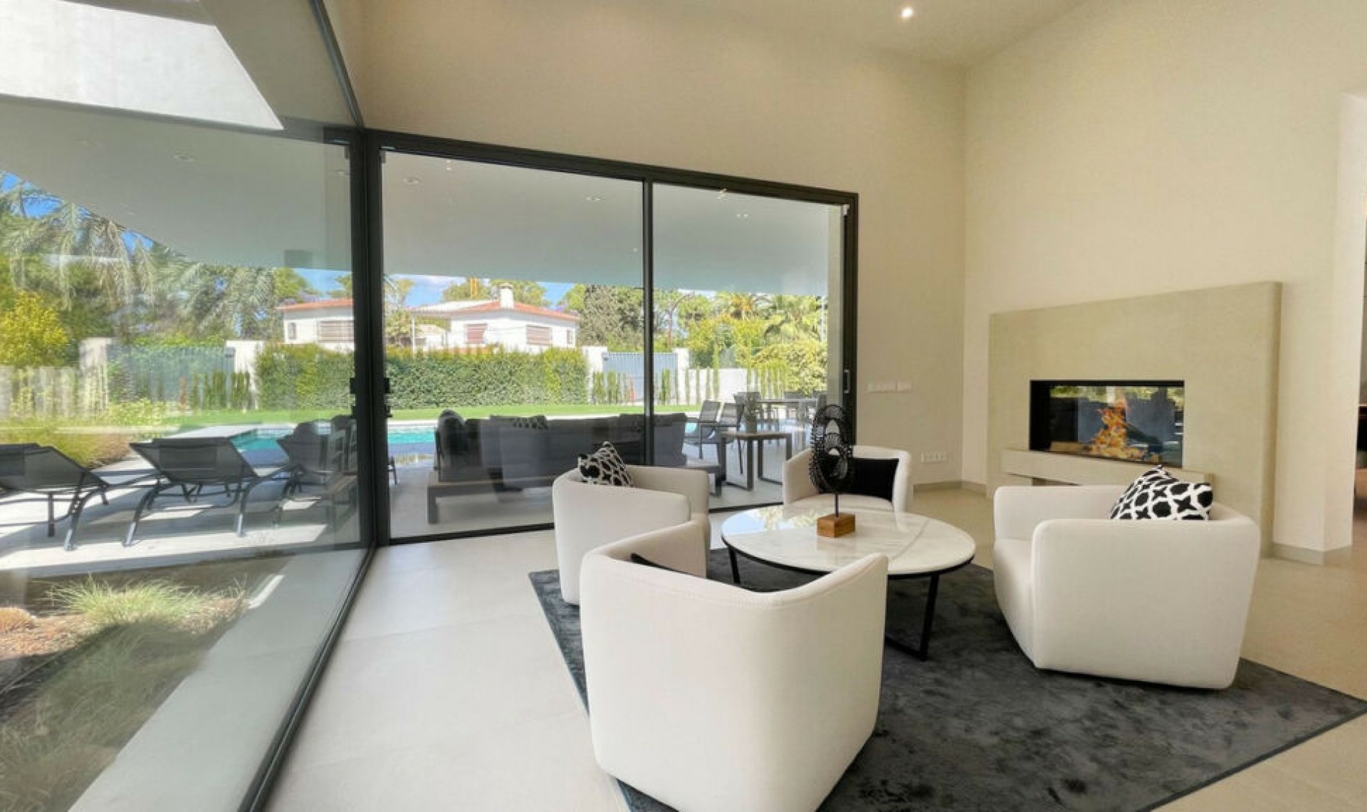 Resale - House -
The Golden Mile