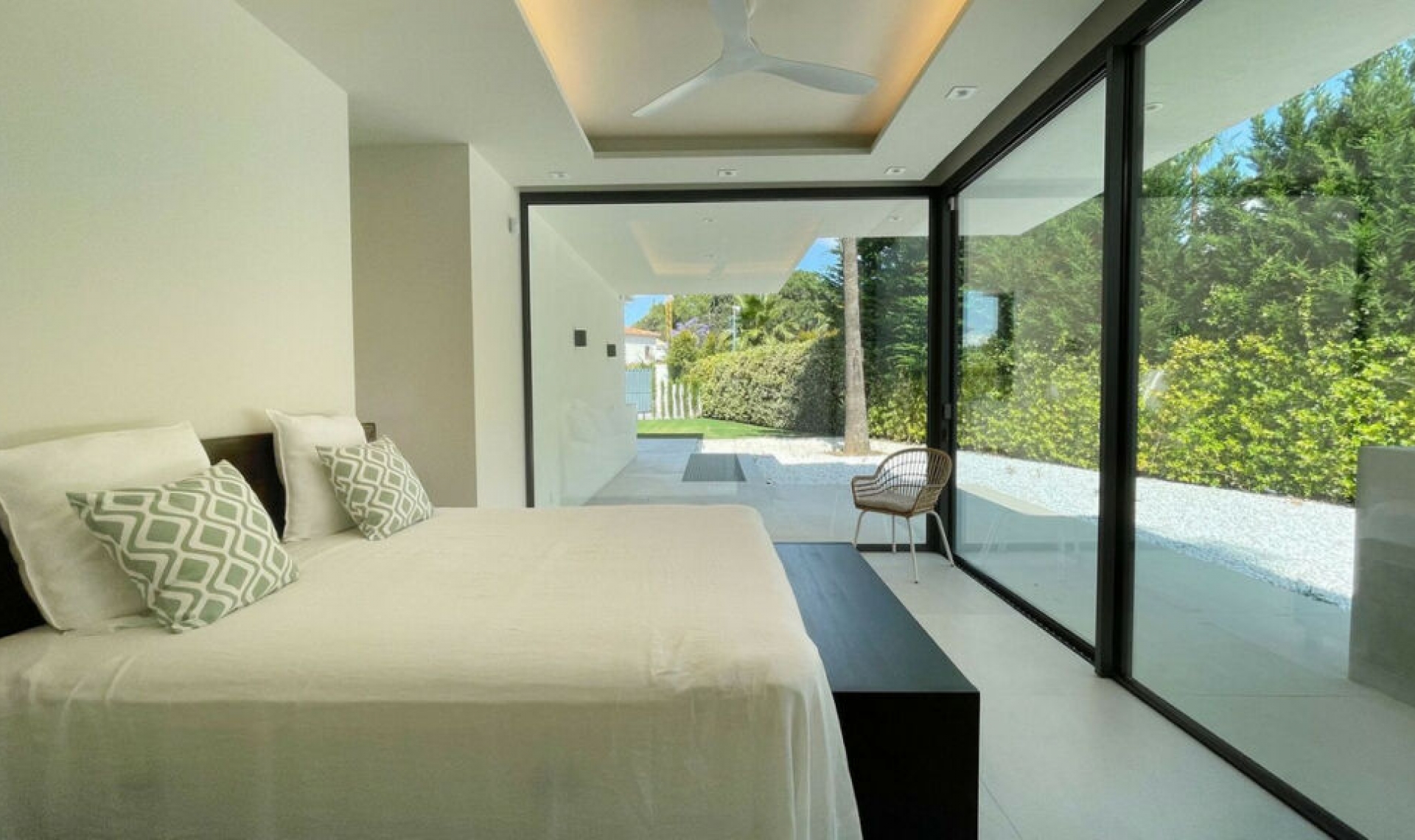 Resale - House -
The Golden Mile