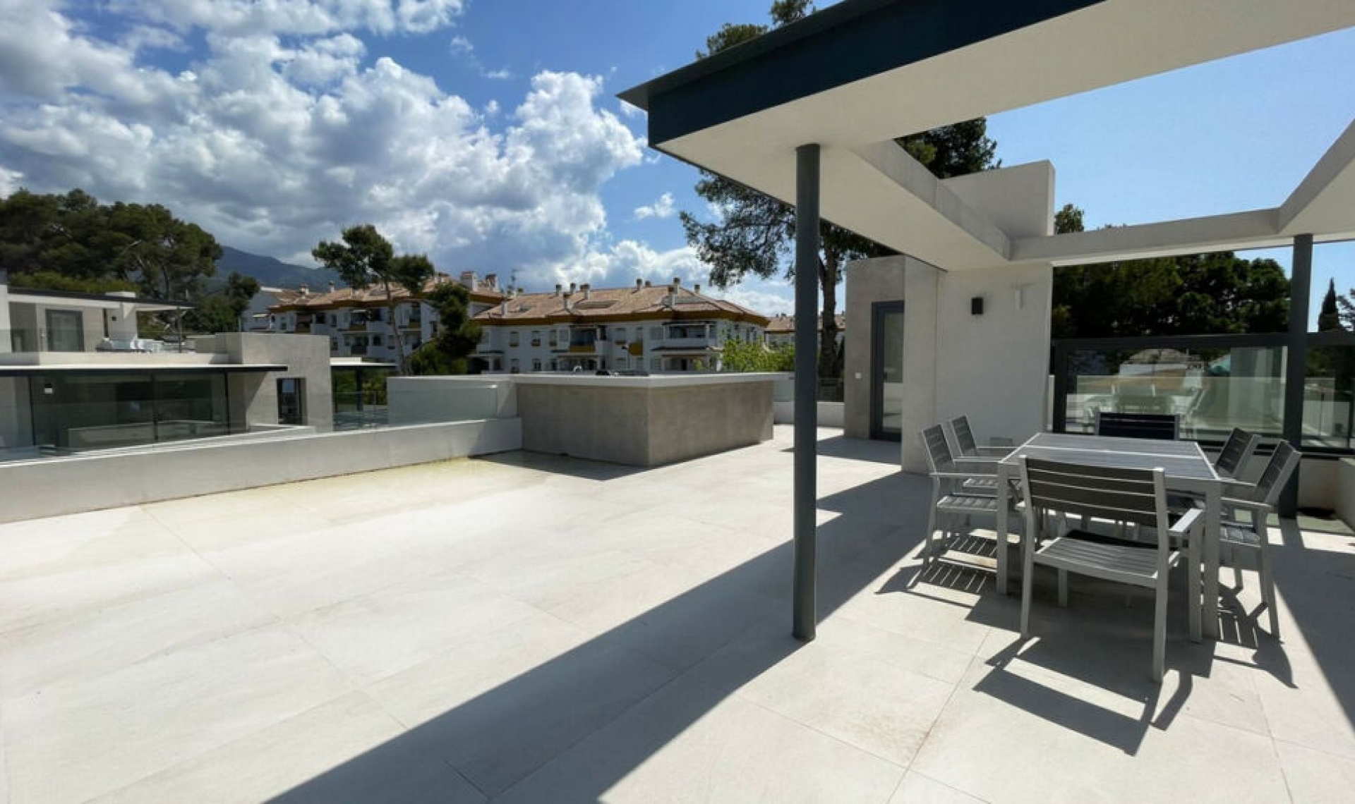 Resale - House -
The Golden Mile