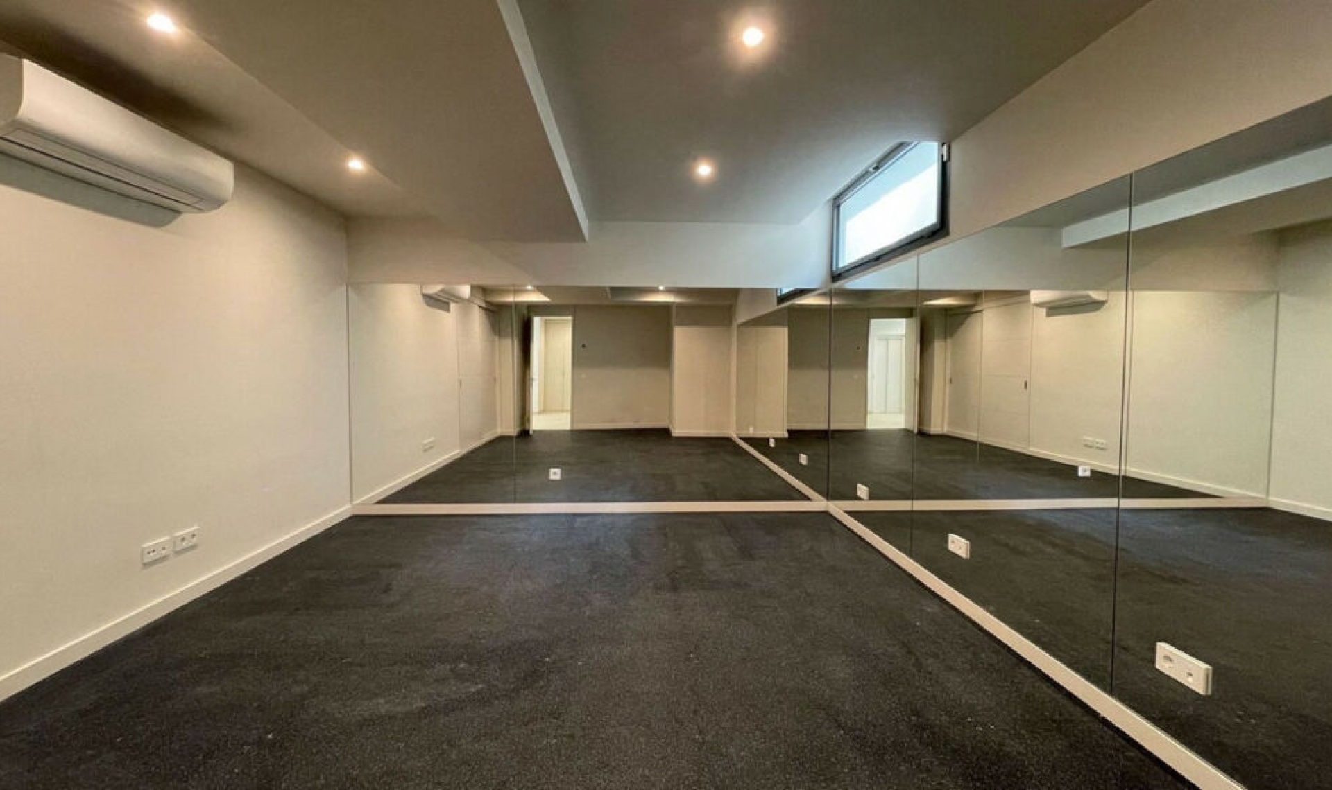 Resale - House -
The Golden Mile
