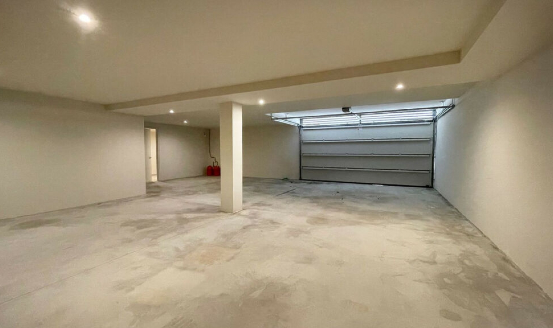 Resale - House -
The Golden Mile