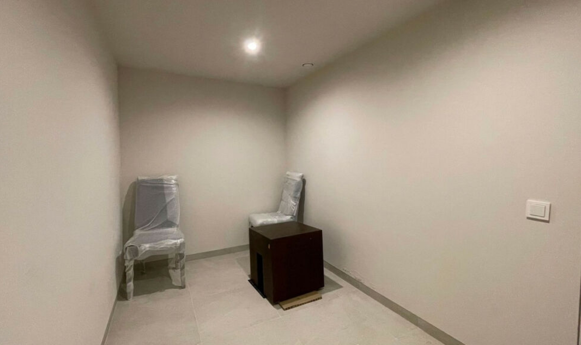 Resale - House -
The Golden Mile