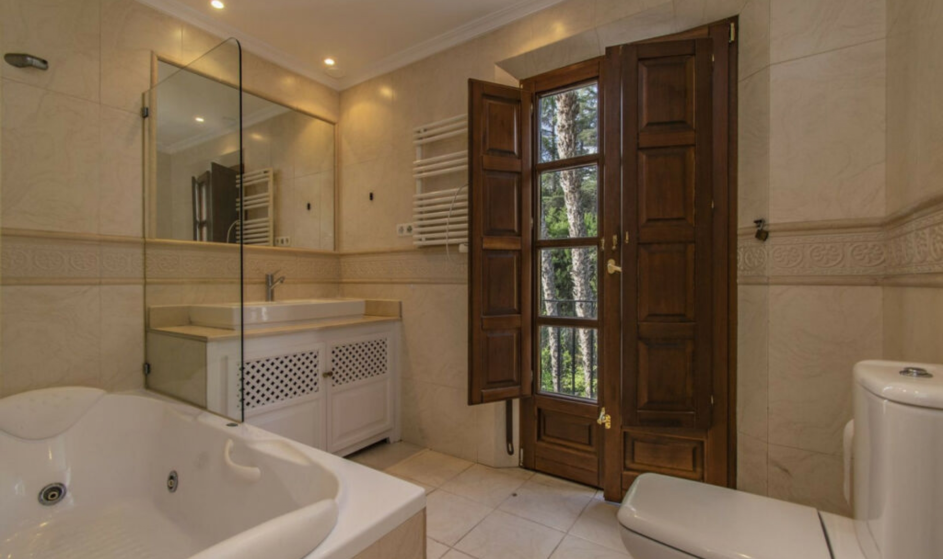 Resale - House -
The Golden Mile