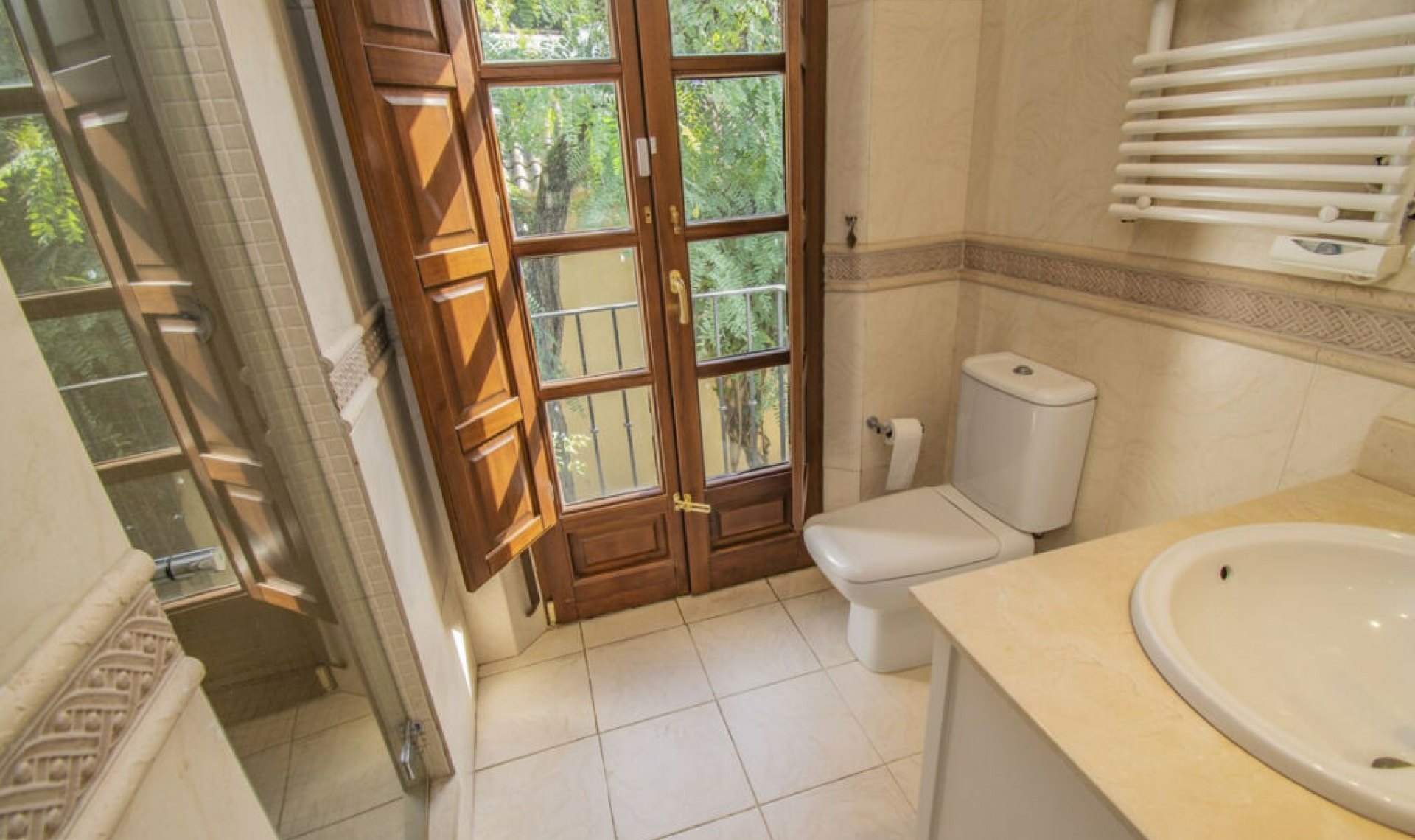 Resale - House -
The Golden Mile
