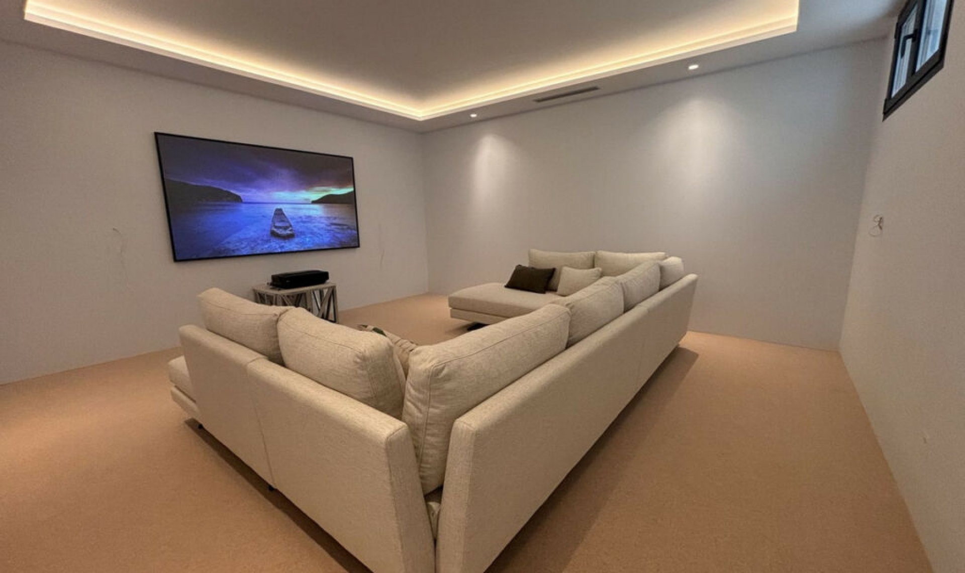 Resale - House -
The Golden Mile