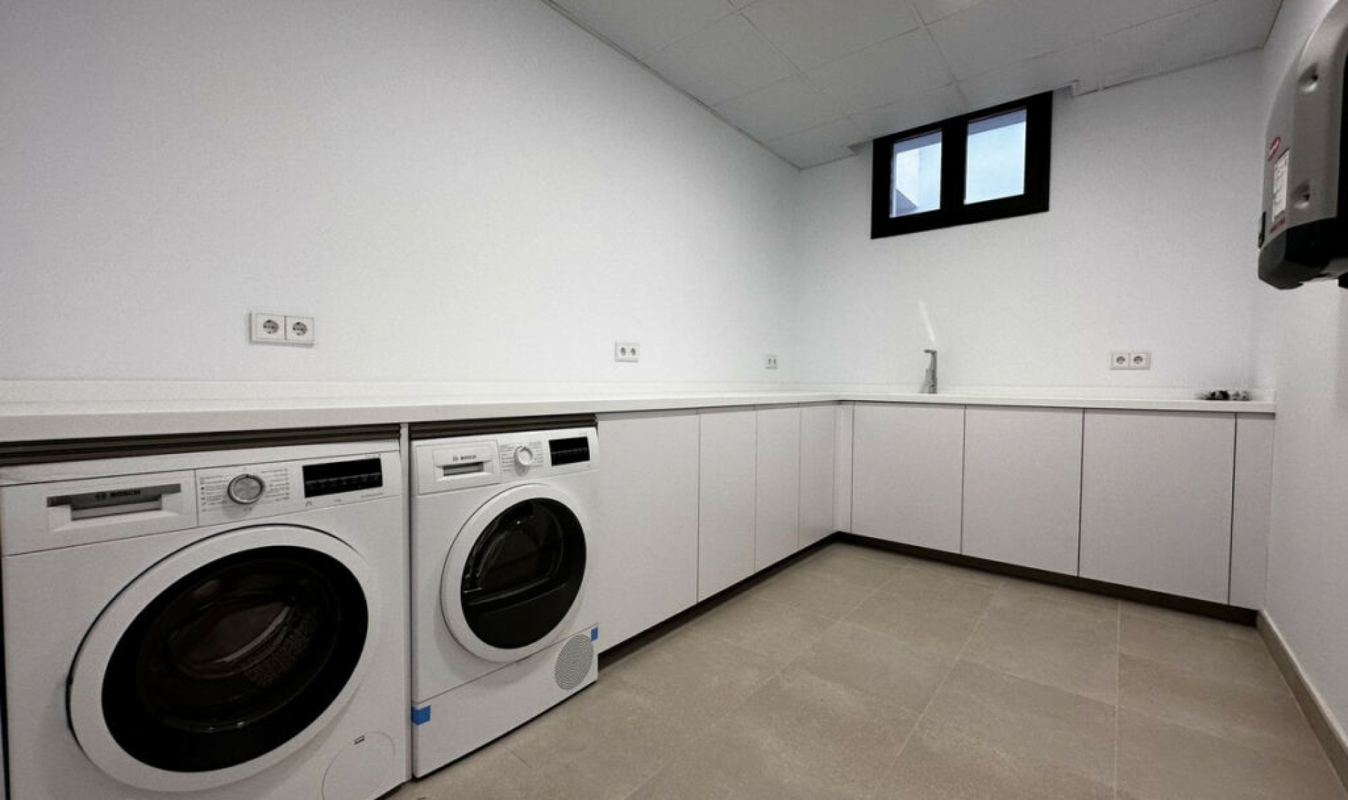 Resale - House -
The Golden Mile