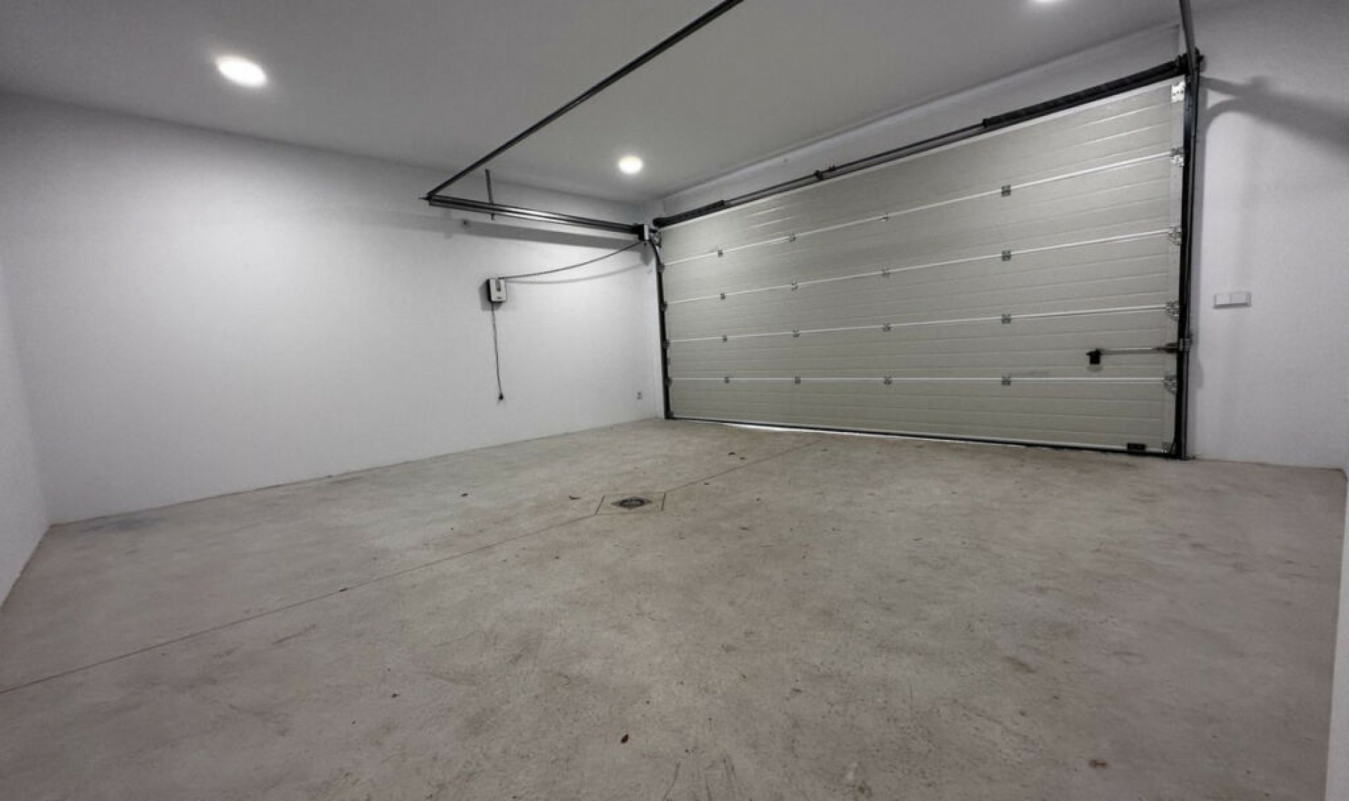 Resale - House -
The Golden Mile